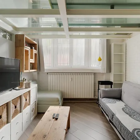 Guesthost - Comfortable Loft Citta Studi 公寓 *