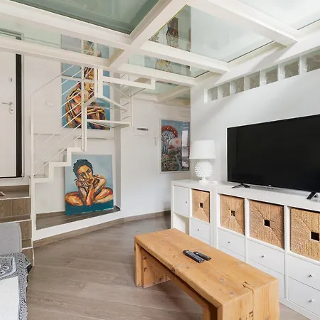 Guesthost - Comfortable Loft Citta Studi Milão