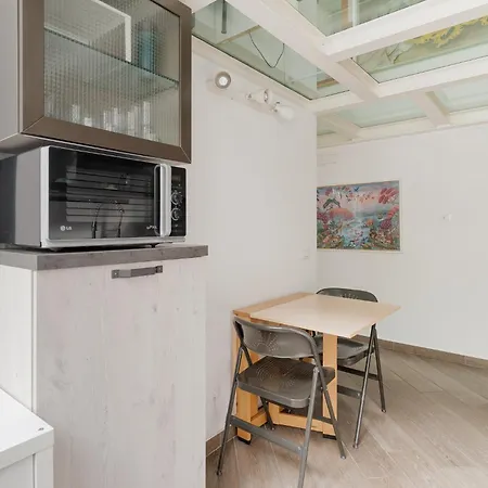 Apartment Guesthost - Comfortable Loft Citta Studi Milan