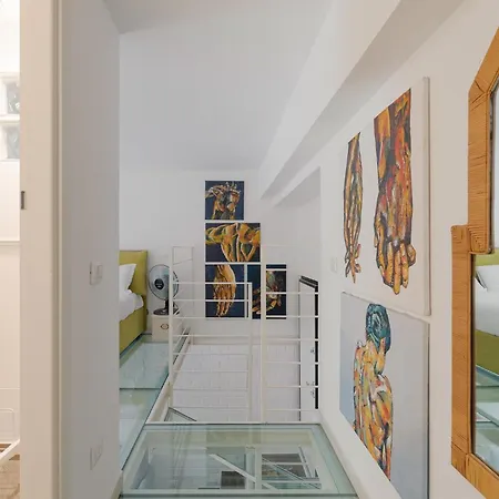 Guesthost - Comfortable Loft Citta Studi Apartamento Milão