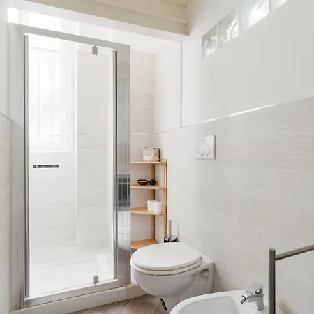 Apartment Guesthost - Comfortable Loft Citta Studi