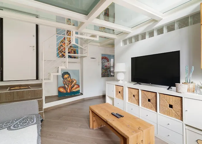 Guesthost - Comfortable Loft Citta Studi Mediolan