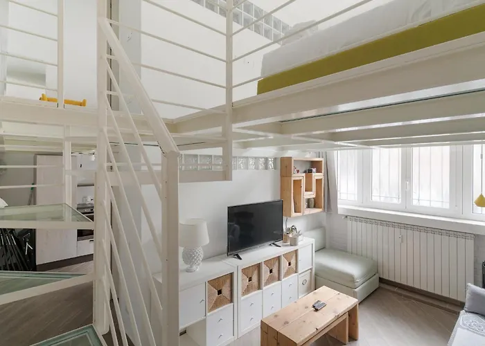 Apartment Guesthost - Comfortable Loft Citta Studi *