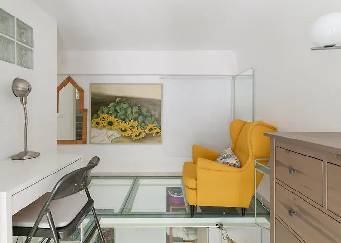 Guesthost - Comfortable Loft Citta Studi Apartment